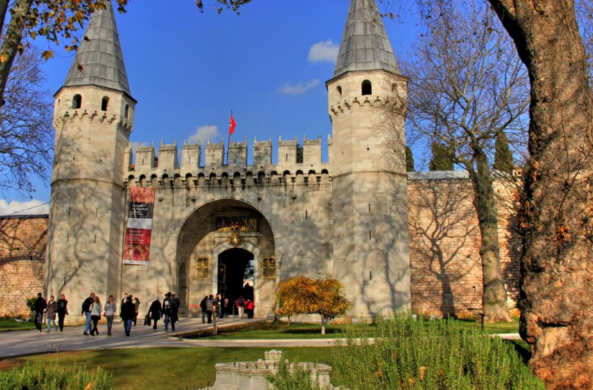 5 Kawasan Wisata Islami Bersejarah Di Istanbul Turki
